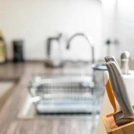 2 Bedroom 65qm - Kitchen - Central - Netflix Apartment
